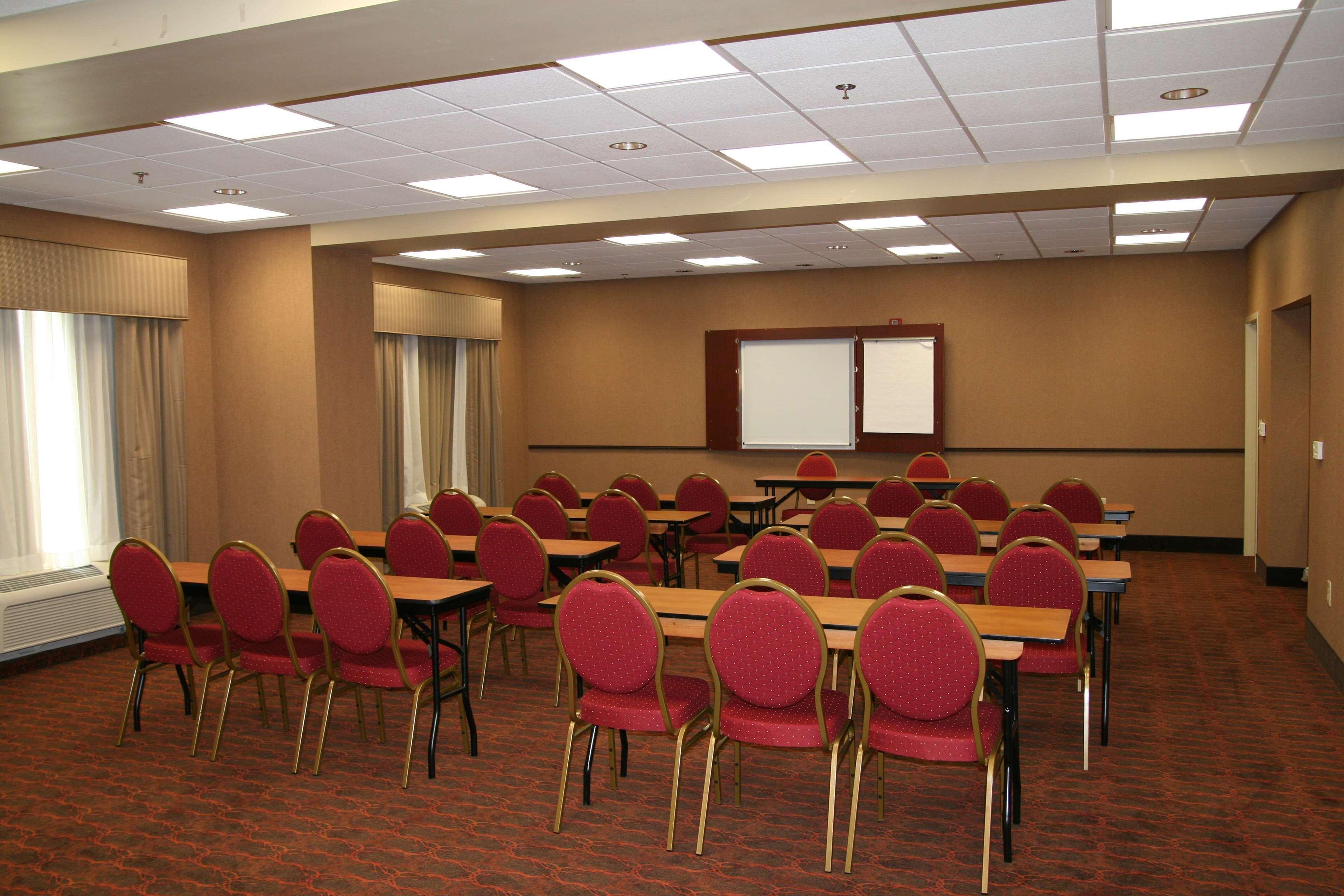 Hampton Inn Junction City Business photo